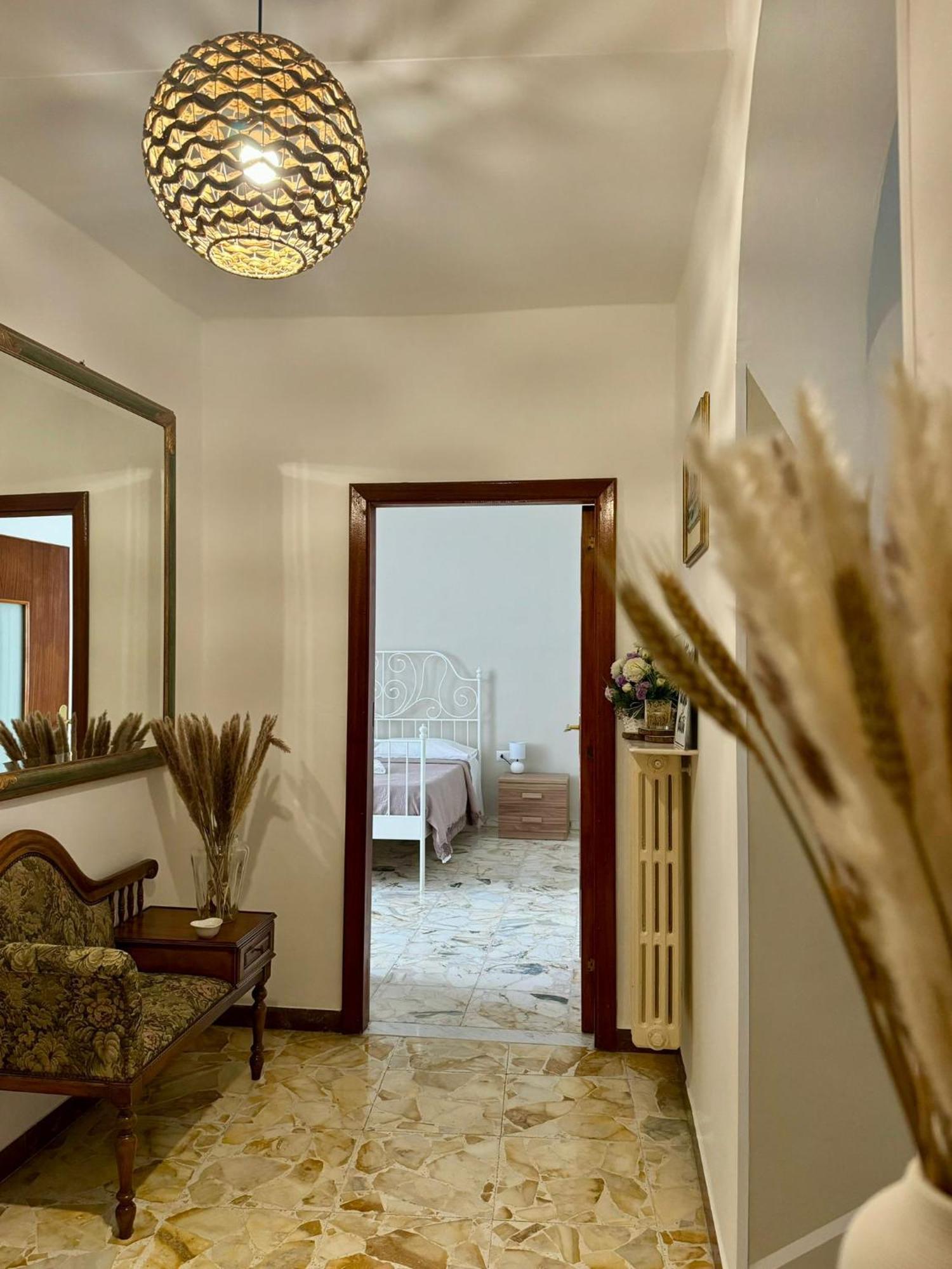 شقة Ely House Monte SantʼAngelo المظهر الخارجي الصورة