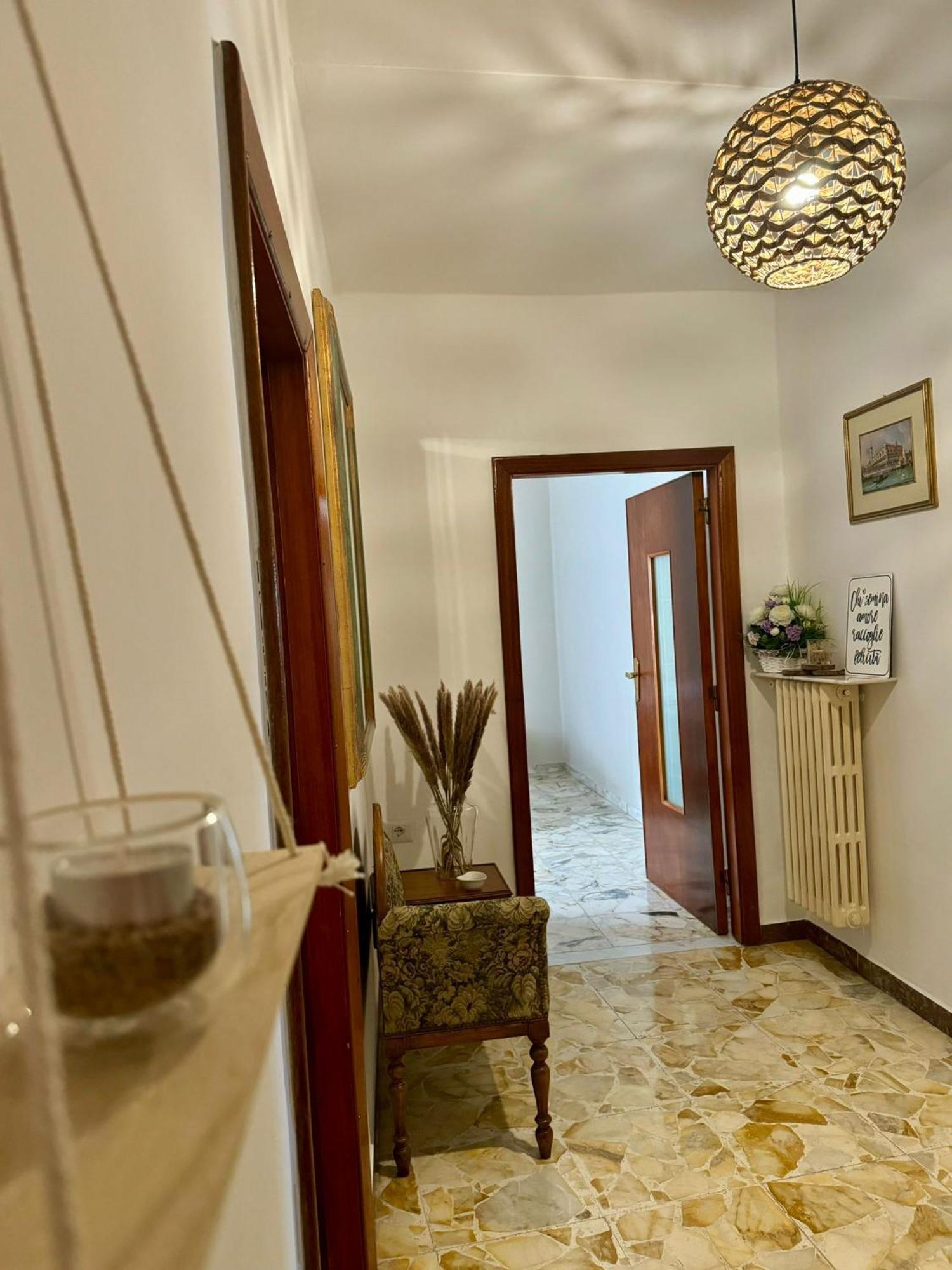 شقة Ely House Monte SantʼAngelo المظهر الخارجي الصورة