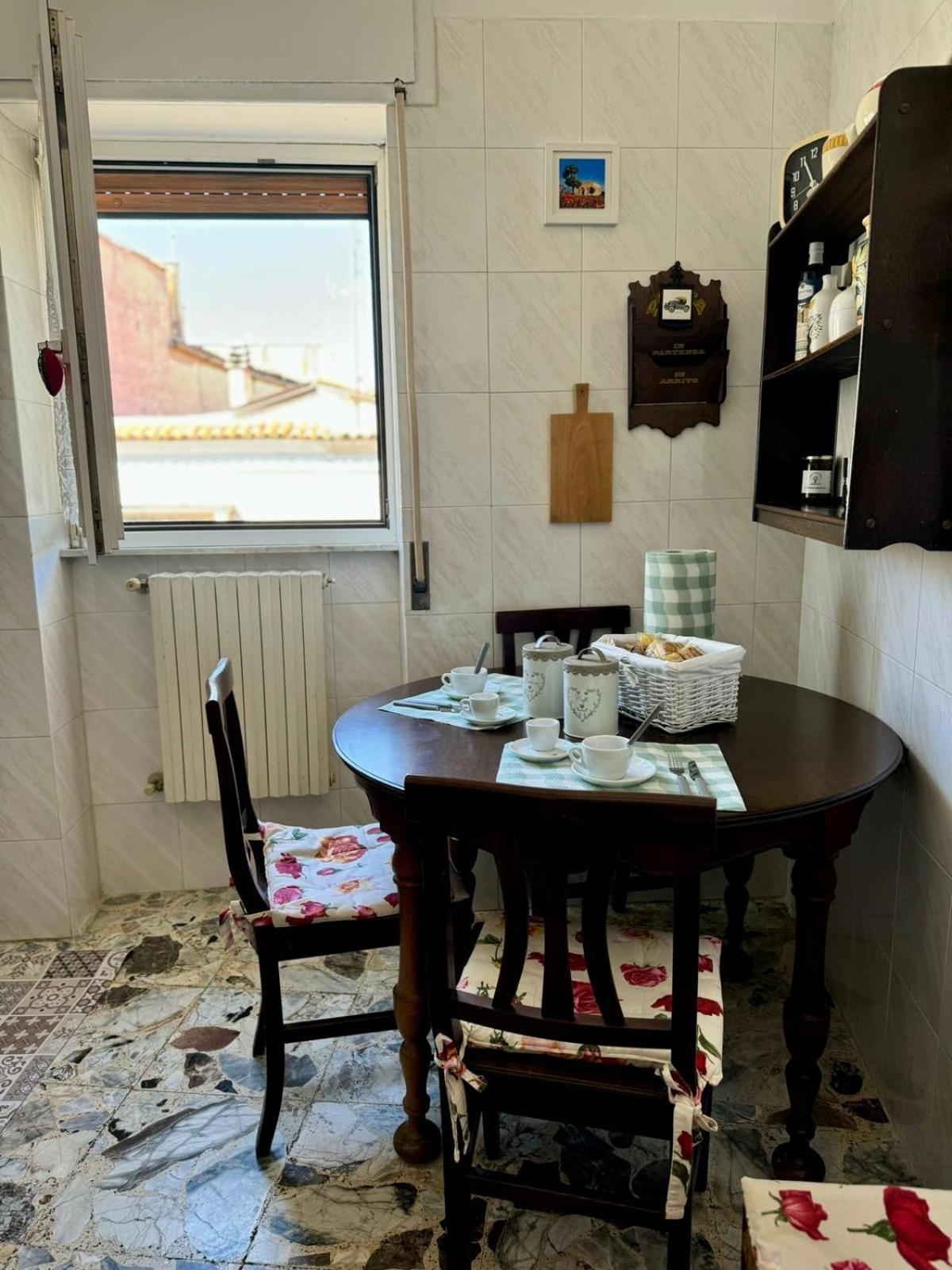 شقة Ely House Monte SantʼAngelo المظهر الخارجي الصورة