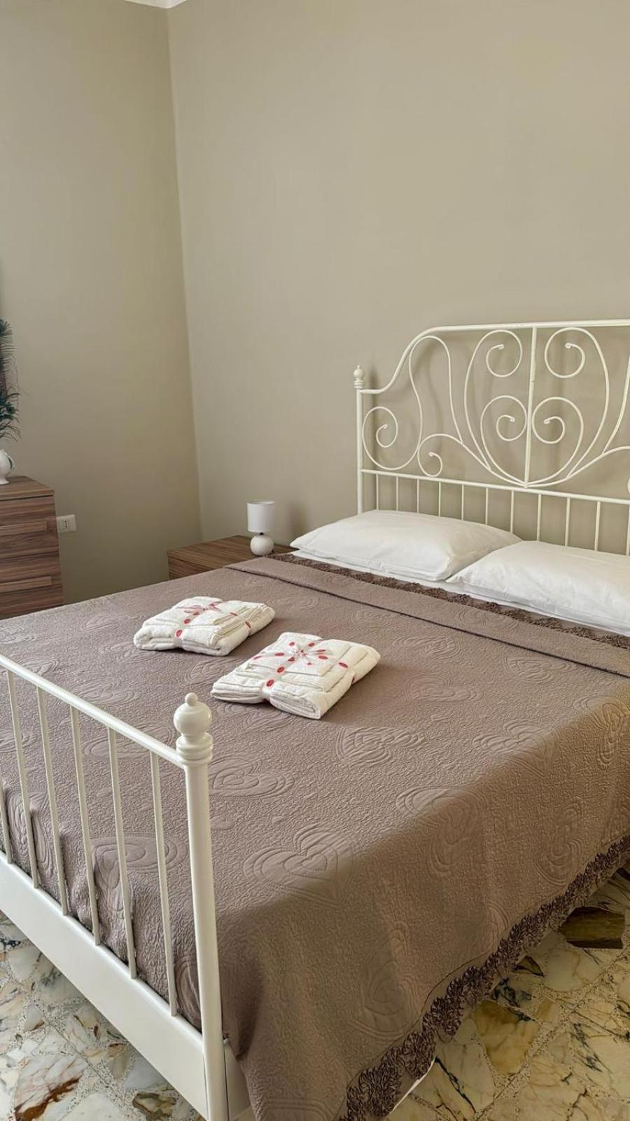شقة Ely House Monte SantʼAngelo المظهر الخارجي الصورة