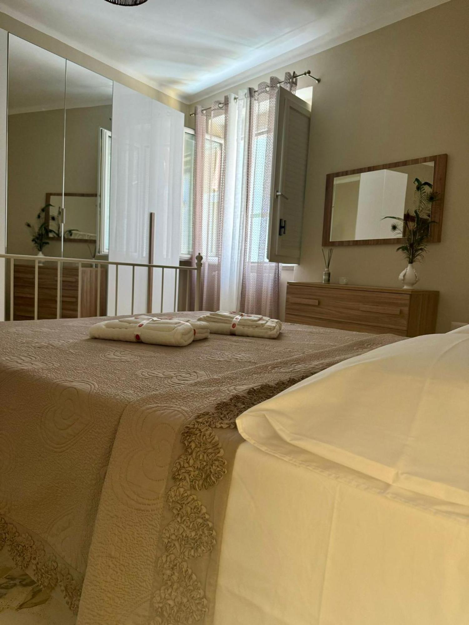 شقة Ely House Monte SantʼAngelo المظهر الخارجي الصورة